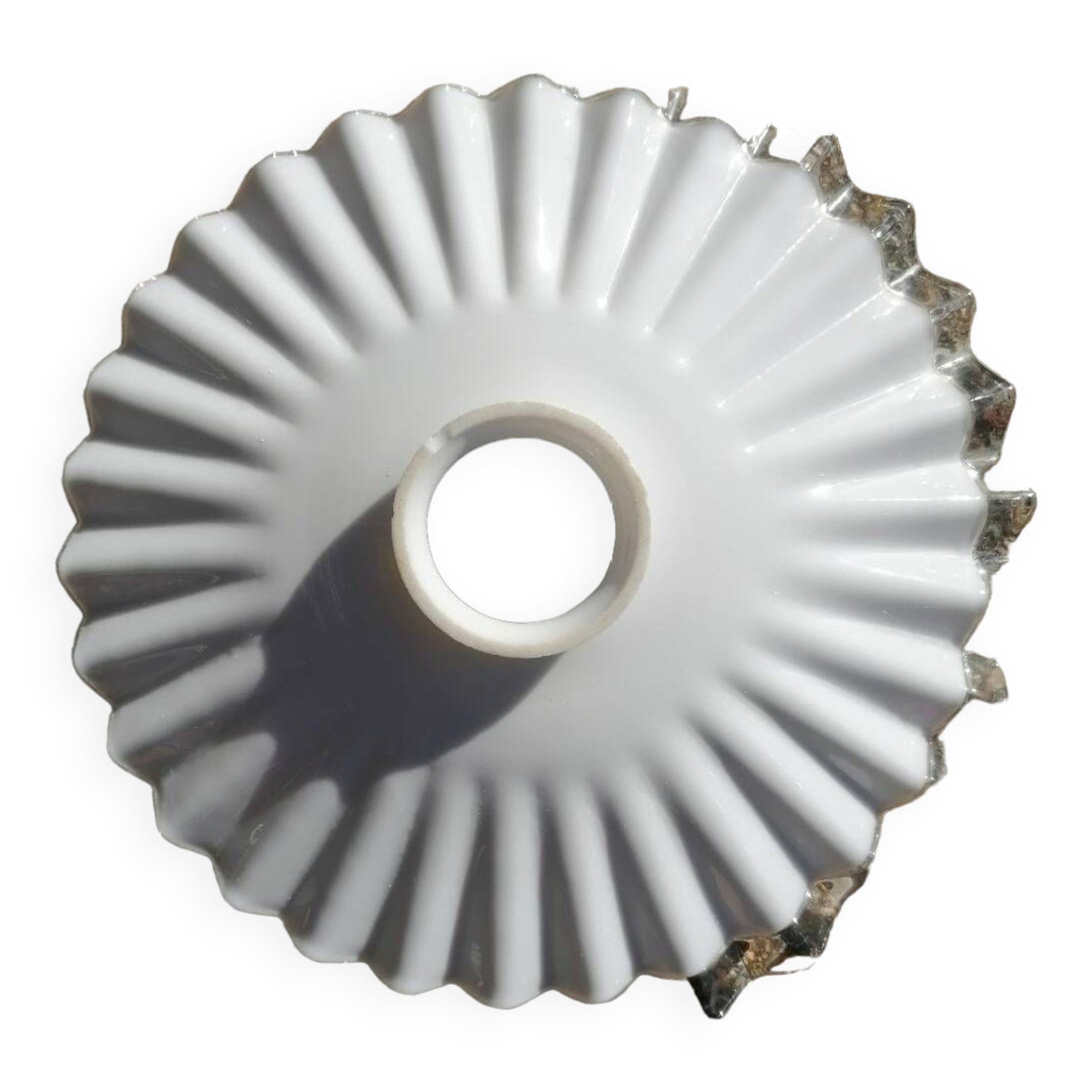 Pendant lampshade in white vintage serrated opaline