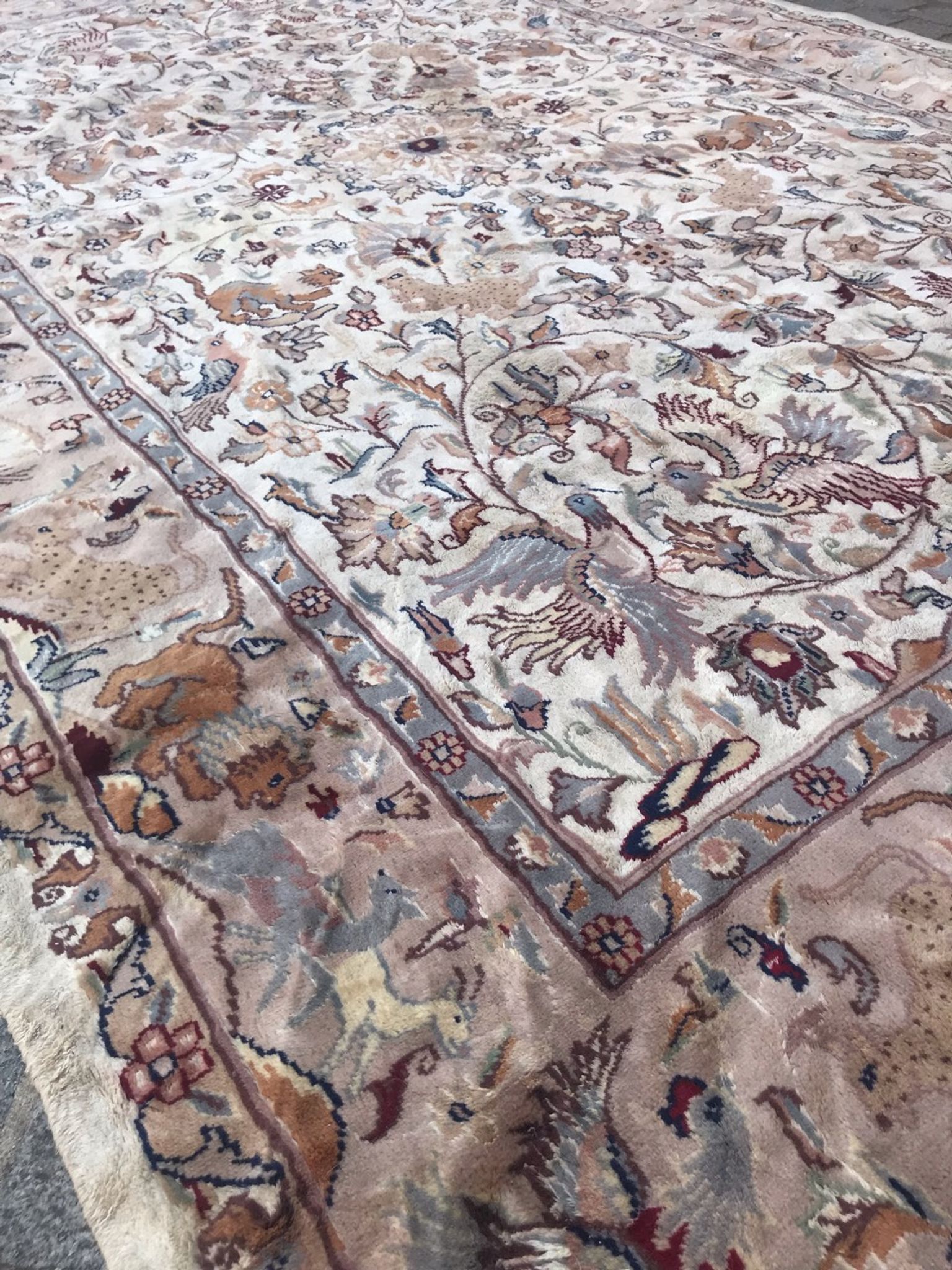 Pakistani carpet wool and silk handmade 190x295 cm