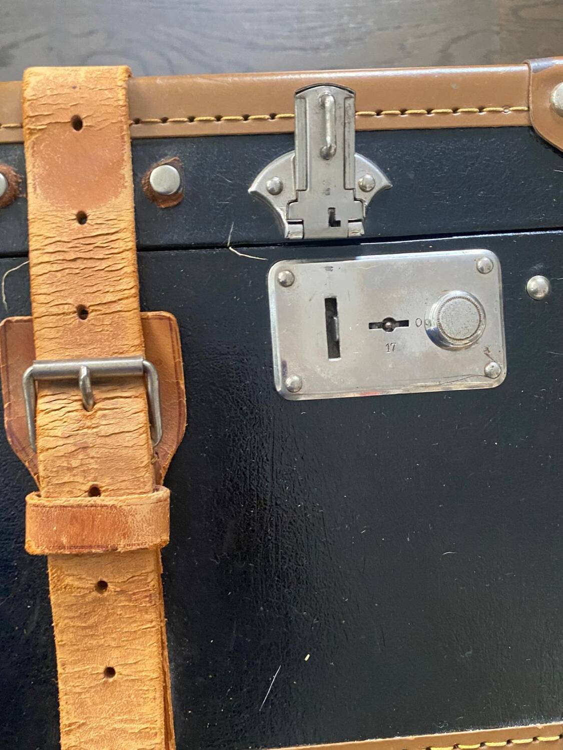 Malle Cabin Mid-Century Fibre Vulcanised / Beige Leather / Metal