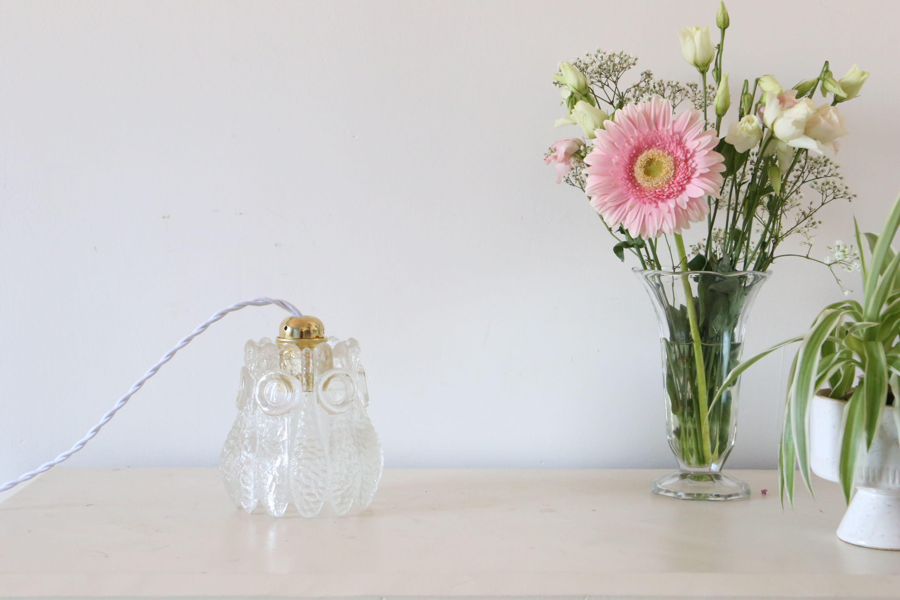 Thick glass hanging lamp