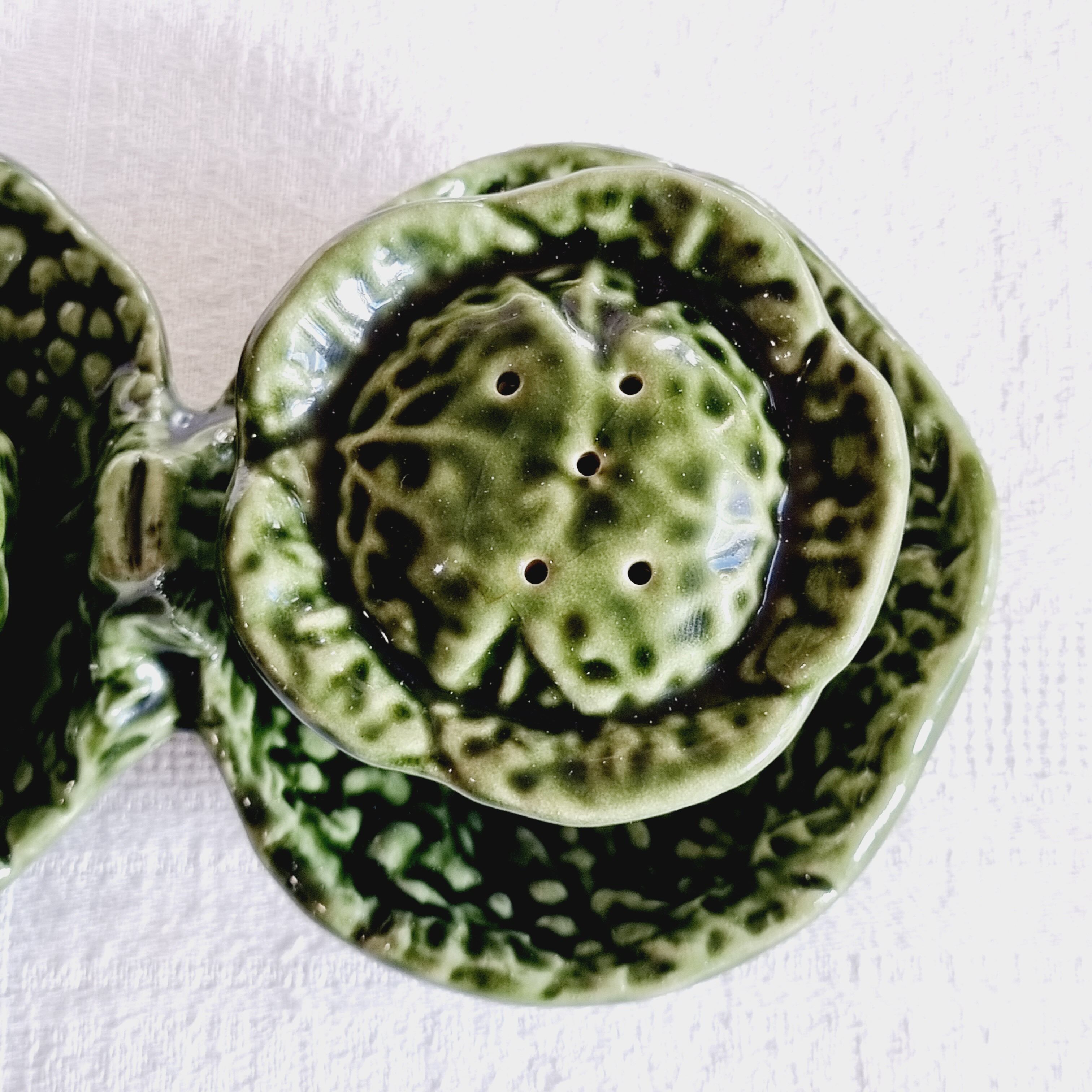 Salt and pepper in slurry cabbage