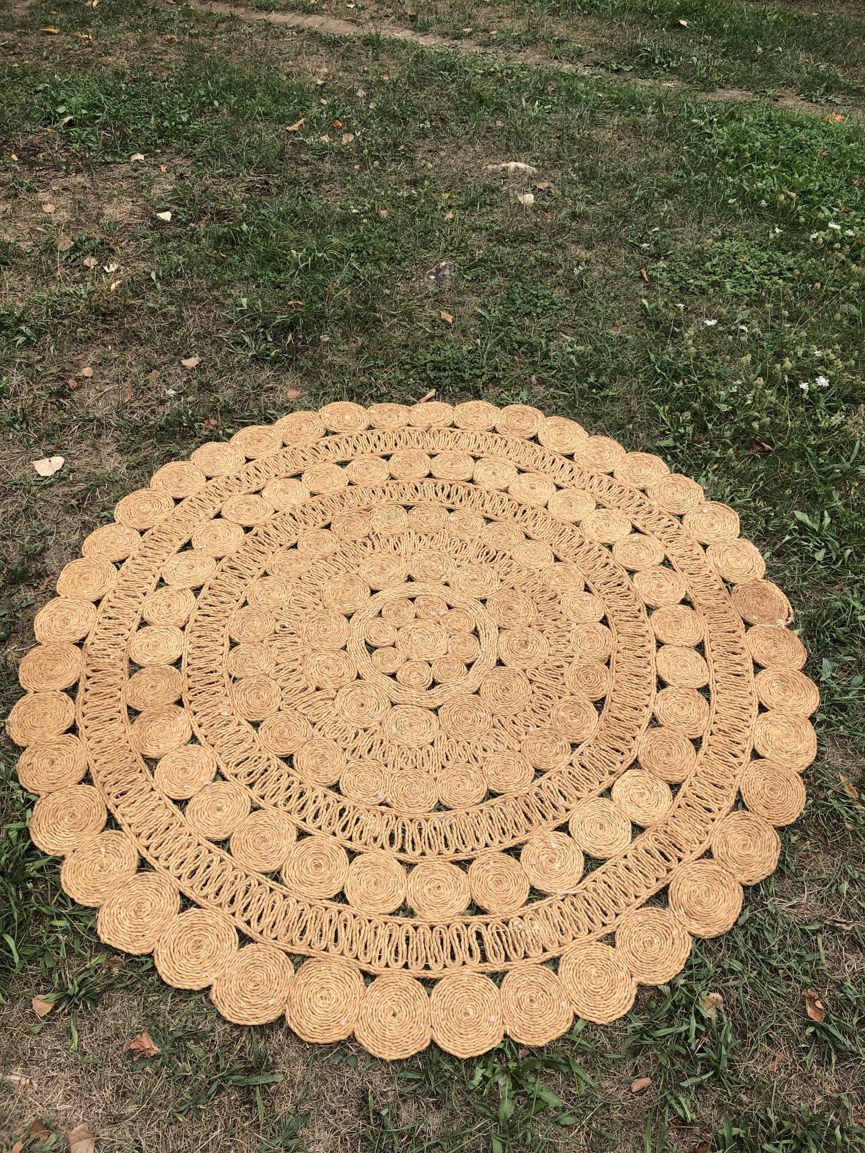 Vintage jute round carpet