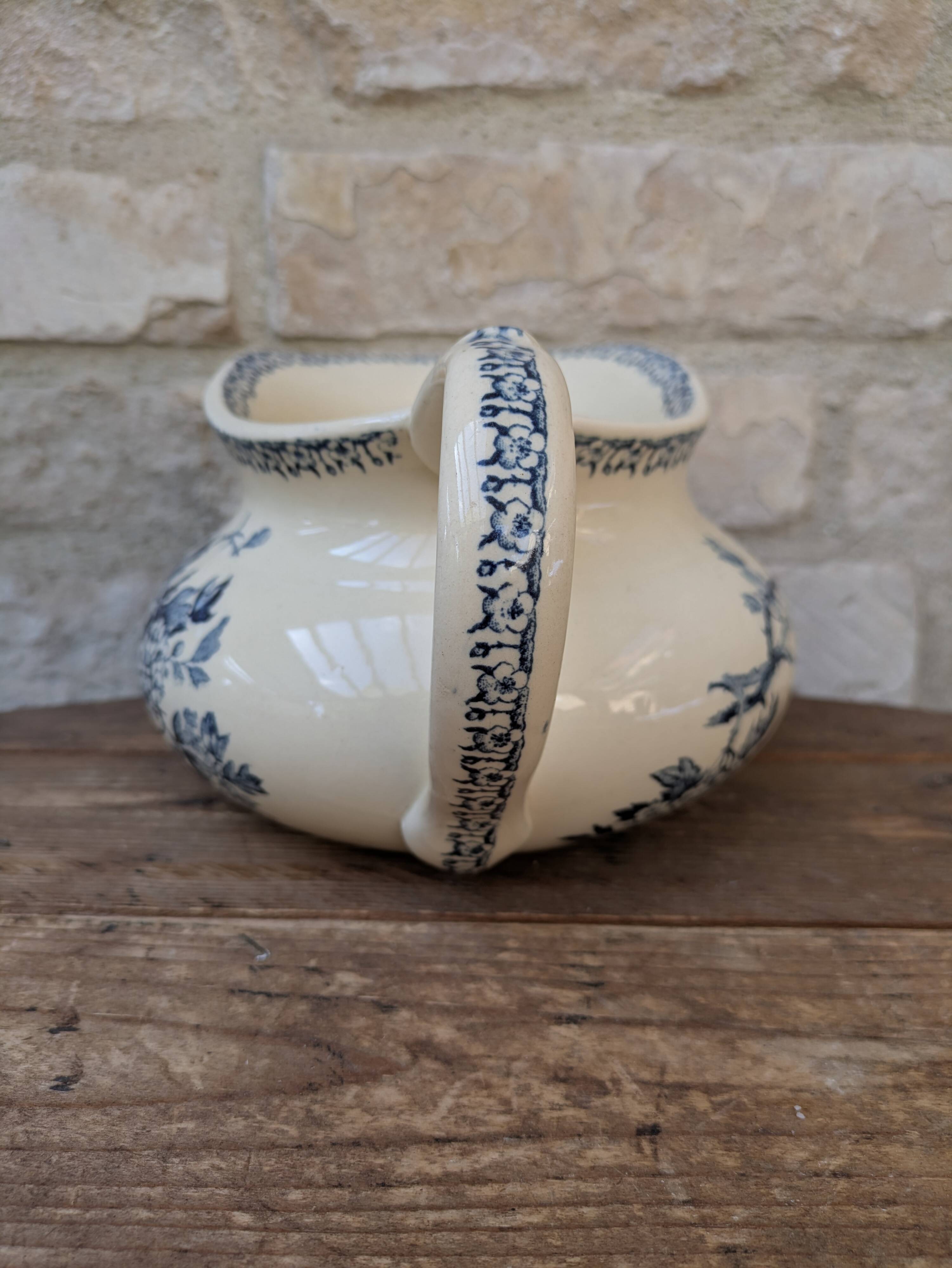 Opaque porcelain water jug from Gien, Aubépine Terre de Fer model.