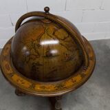 Bar globe maps rolling world