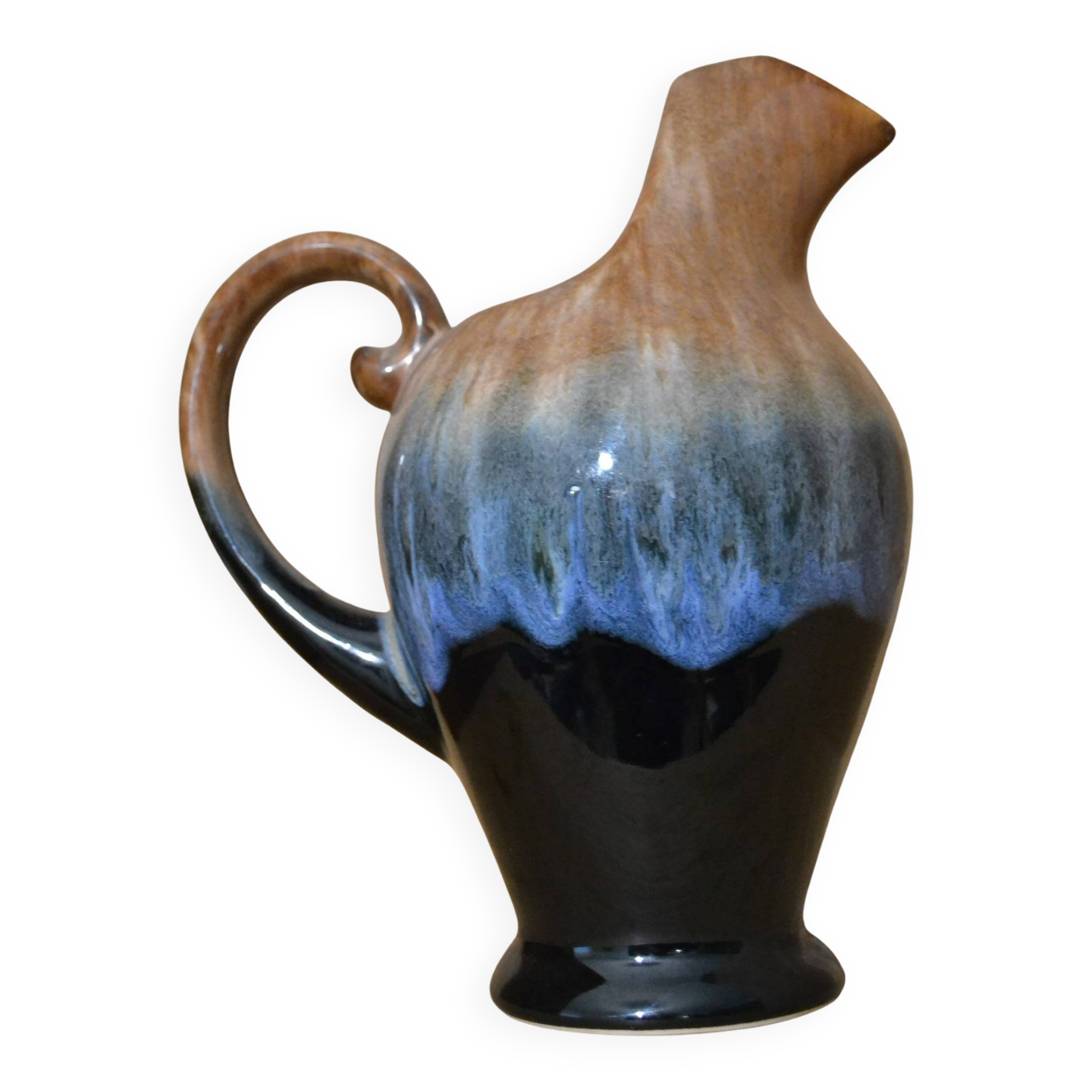 Large flame-patterned stoneware jug