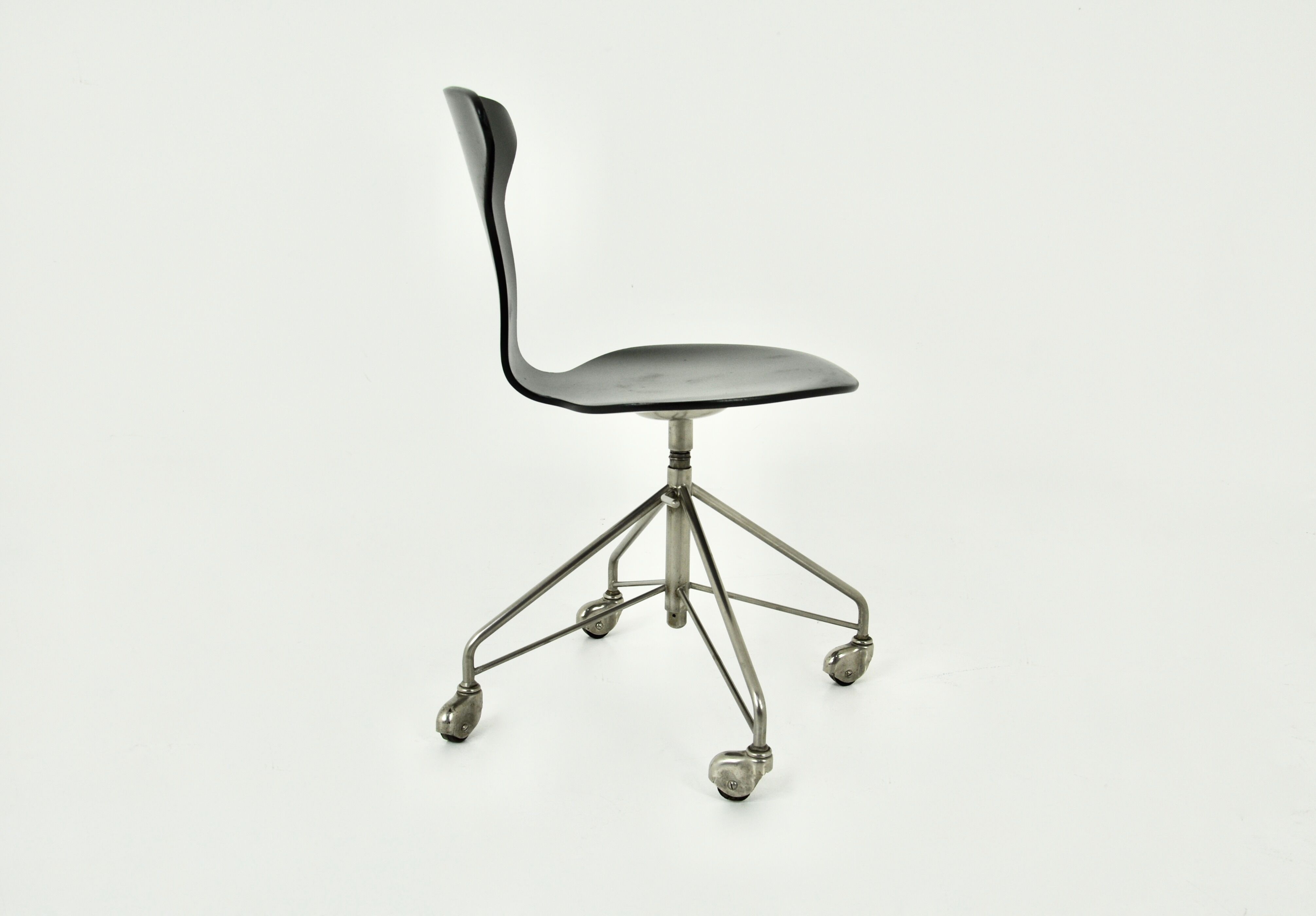 Chair model 3117 by Arne Jacobsen for Fritz Hansen, 1950s