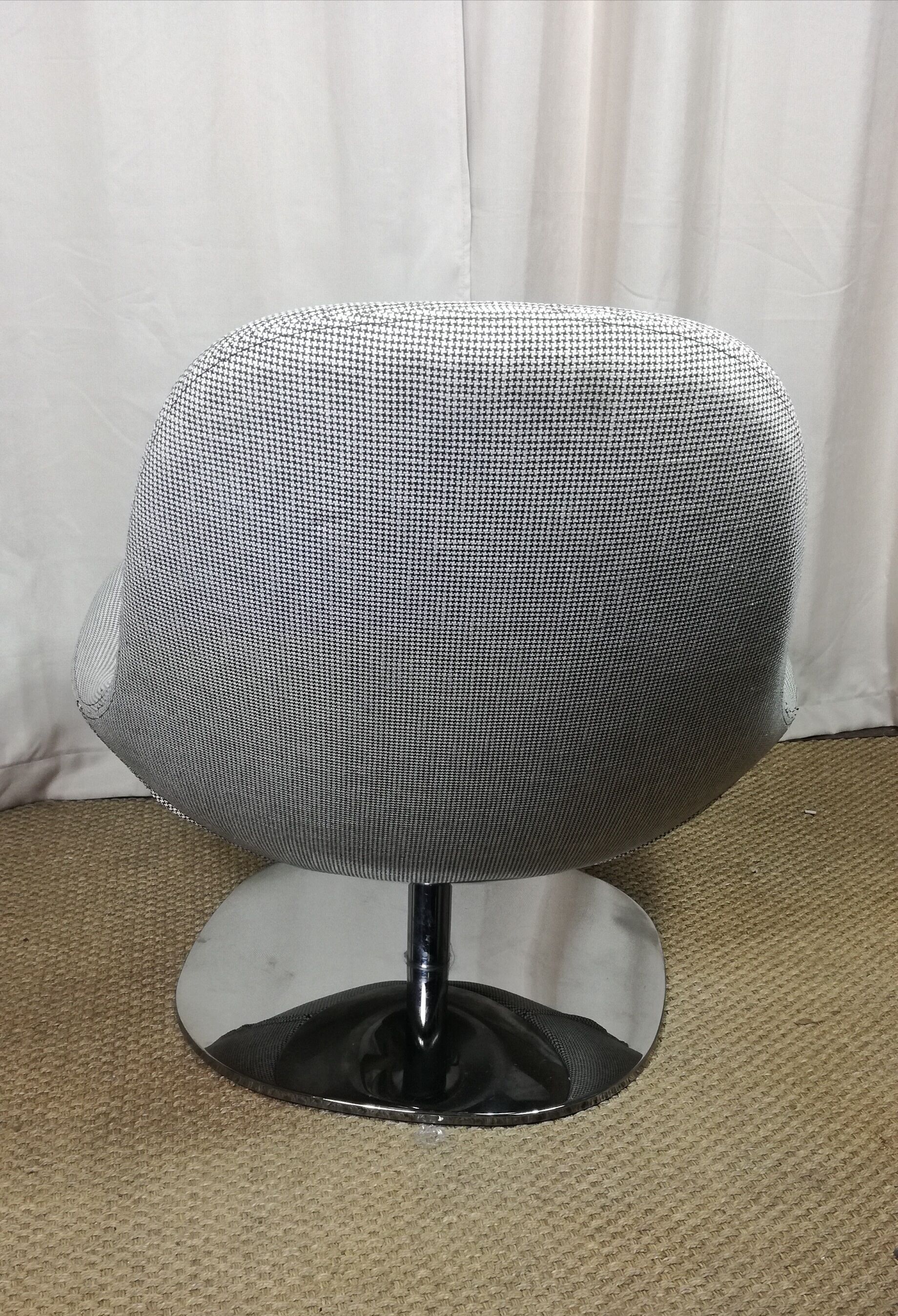 Swivel armchair 1970