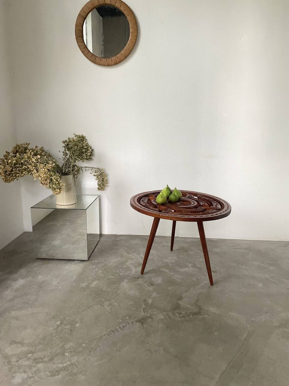 60s tripod coffee table in chiseled wood