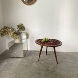 Table basse années 60 tripode bois ciselé