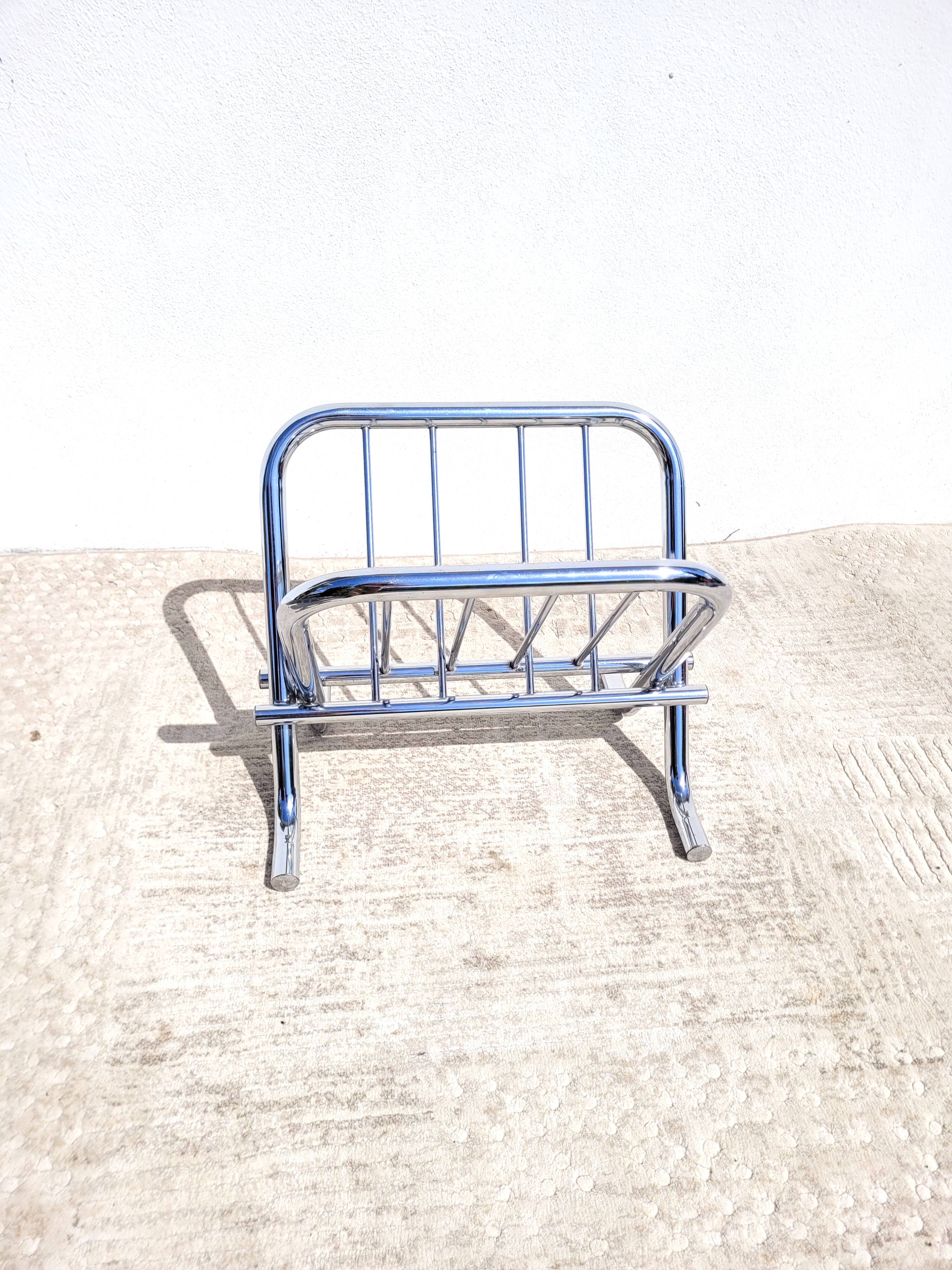 Porte revues vintage par Zack 1980