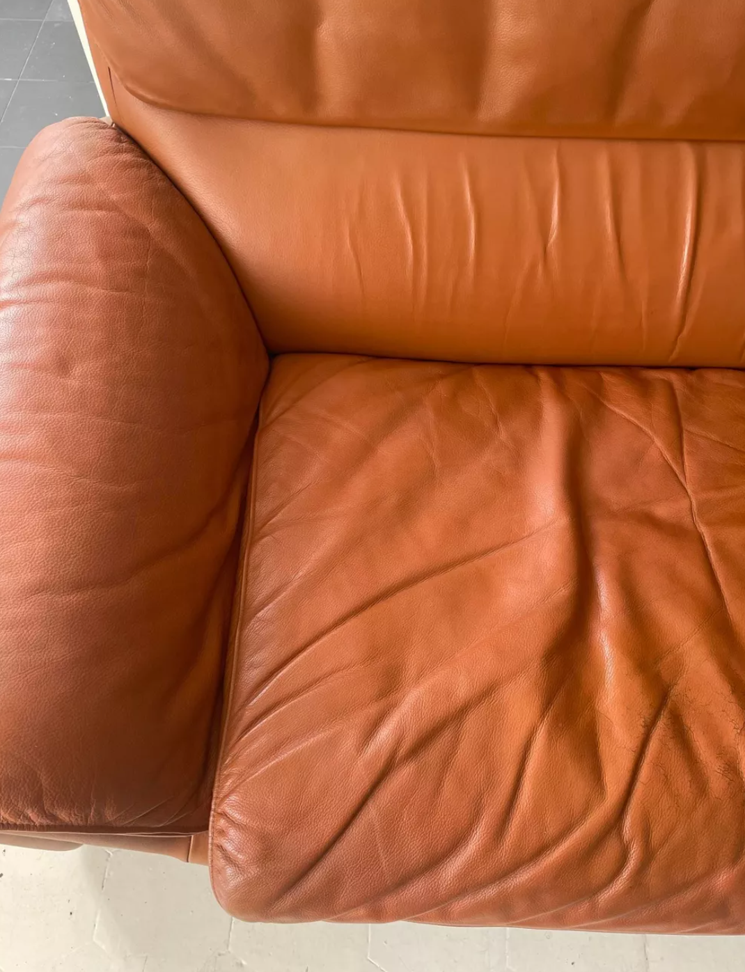 Tawny leather sofa De Sede "2011", Switzerland 1980