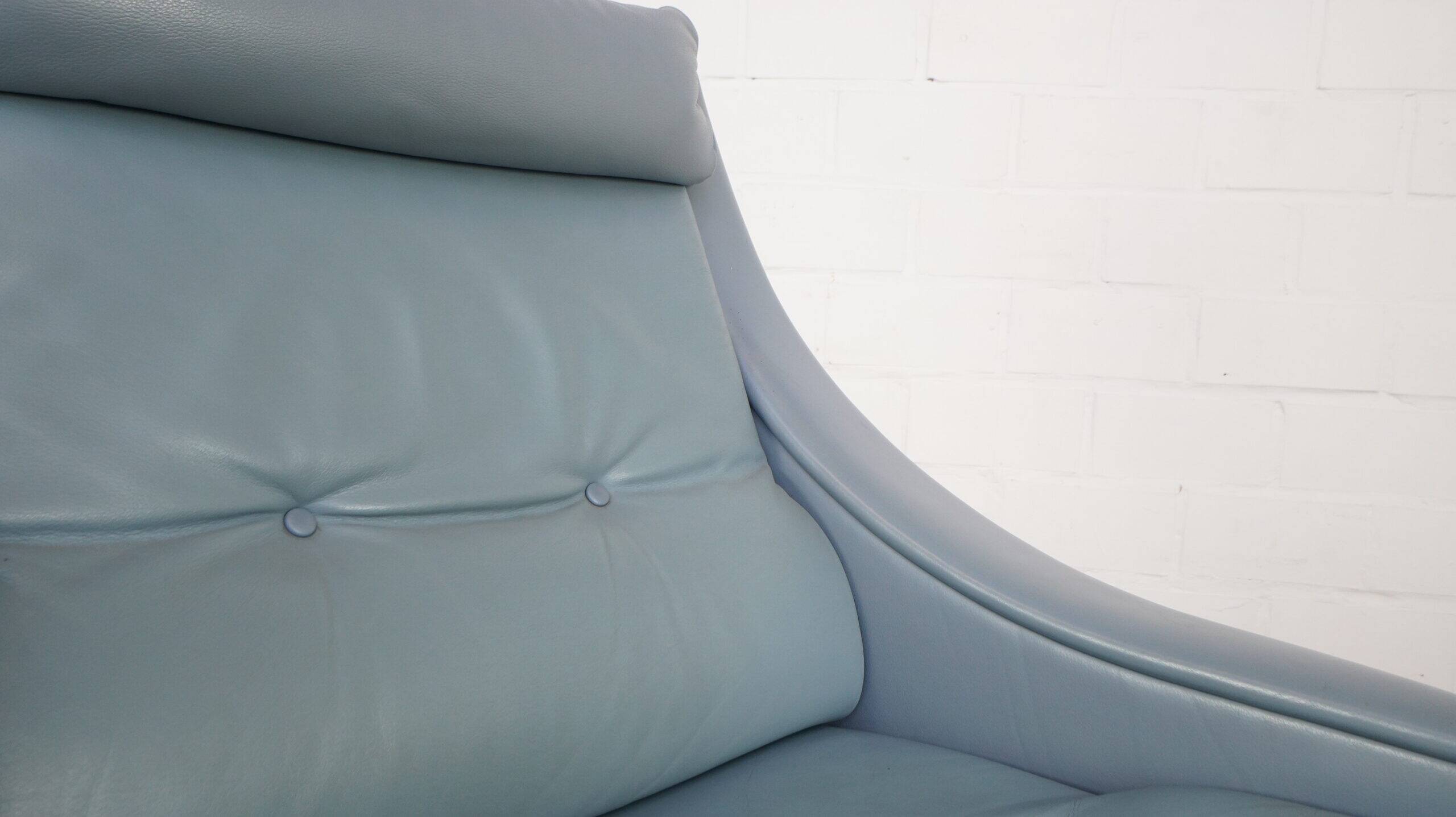 Leather Gio Ponti lounge chair model Dezza for Poltrona Frau