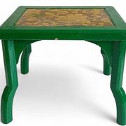 Table d'appoint peinte antique avec dessus floral vintage, style bohème