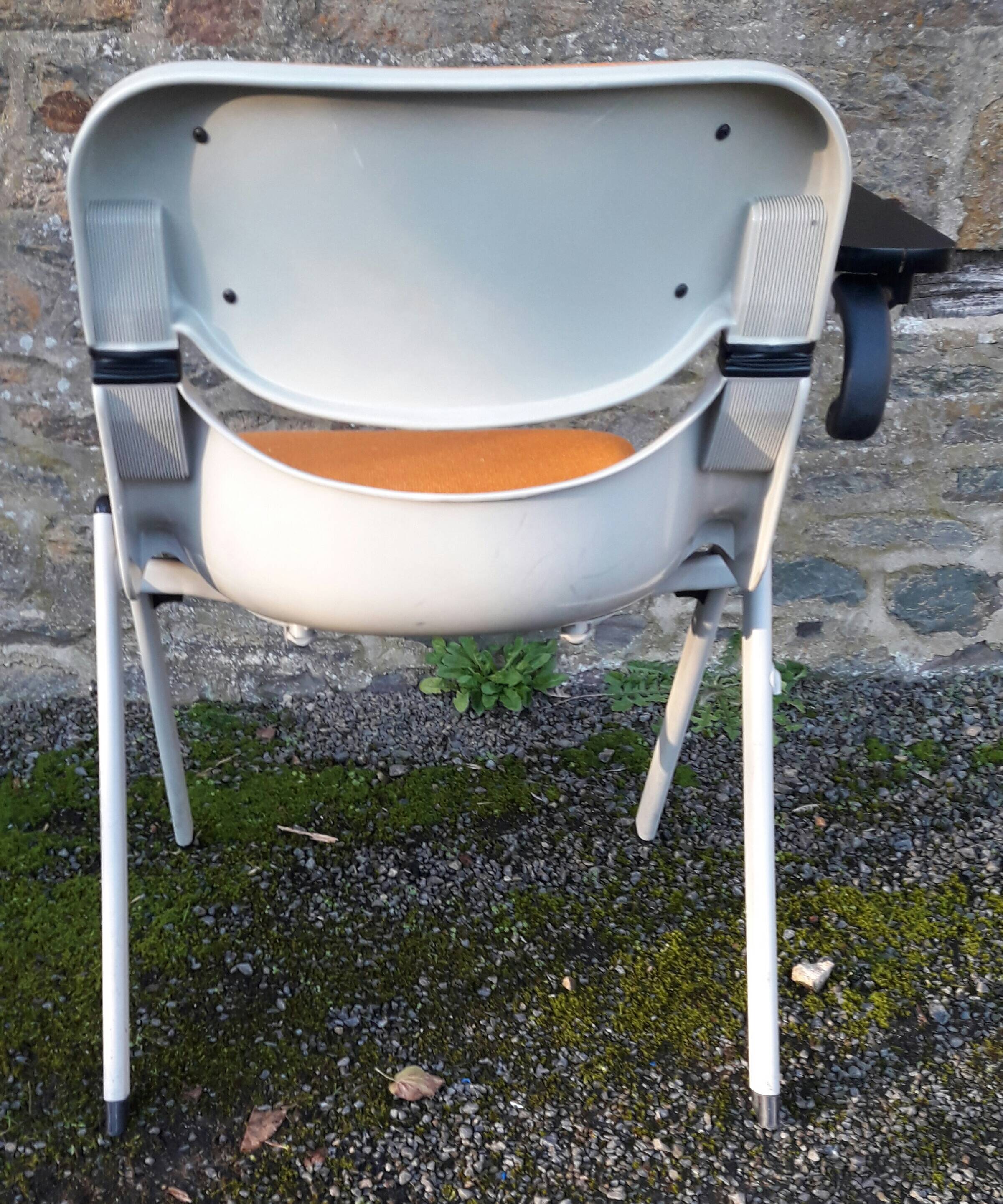 Dorsal tablet chair by E Ambasz and G Piretti 1990