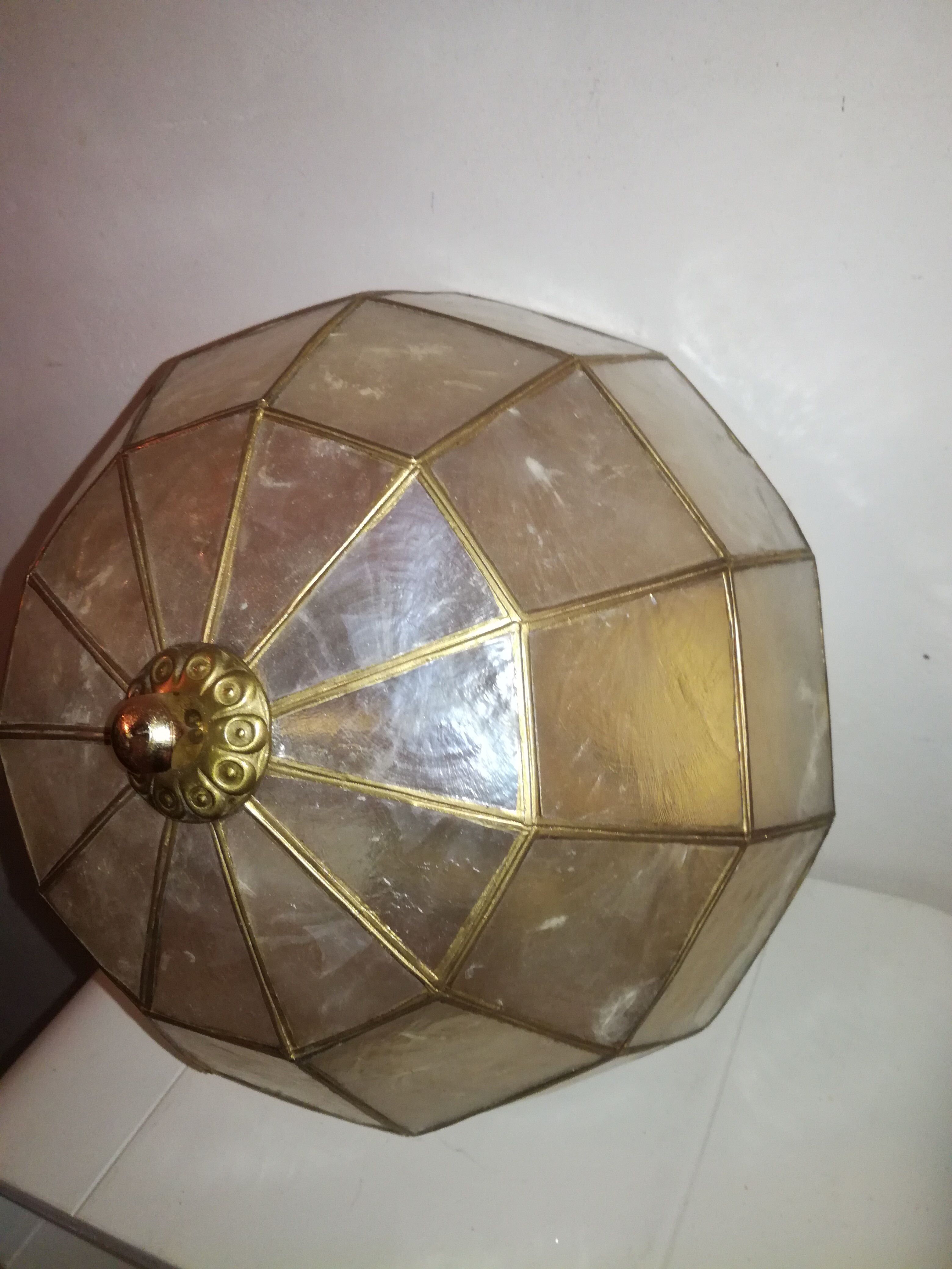 Mother-of-pearl wall lamp