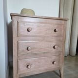 Small Parisian-style chest of drawers patinated in pink.