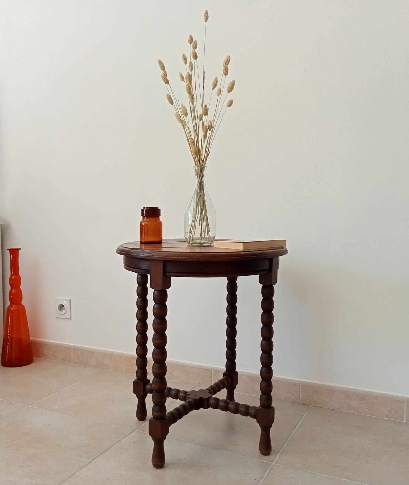 Side table from the 40s/50s in turned wood, Louis XIII style