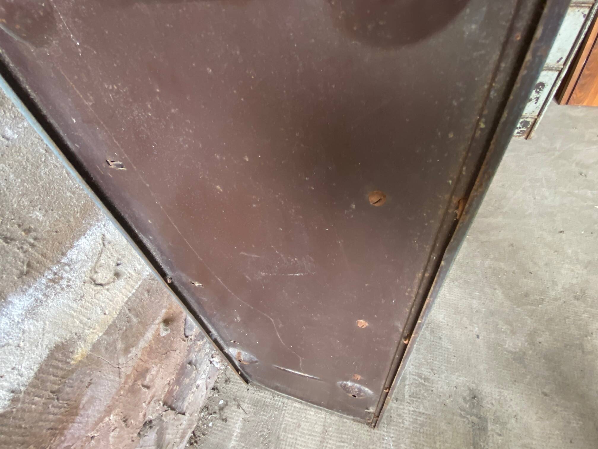 Cabinet with 10 valves roneo industrial metal 1950 n2
