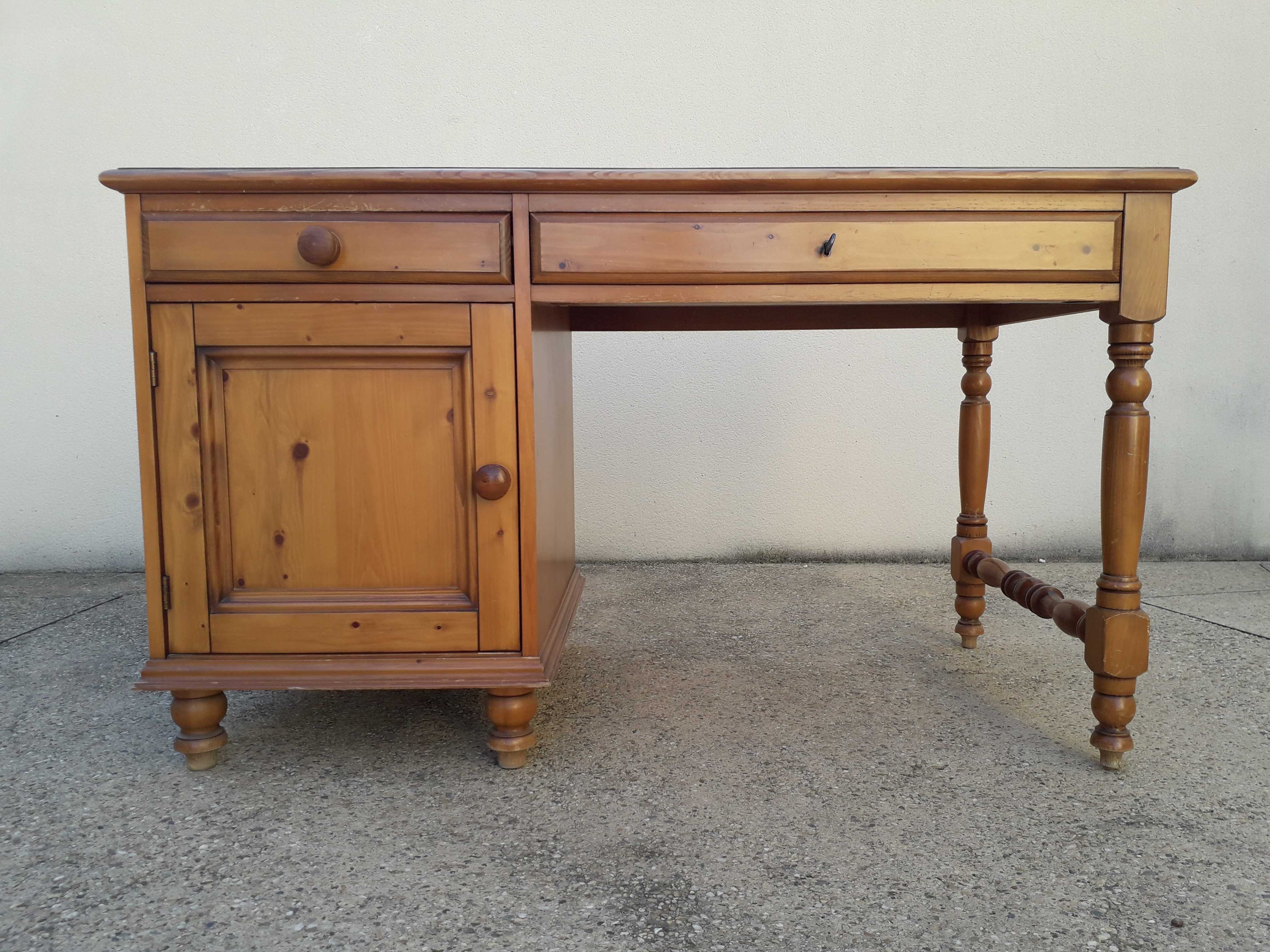 19th century Irish style office