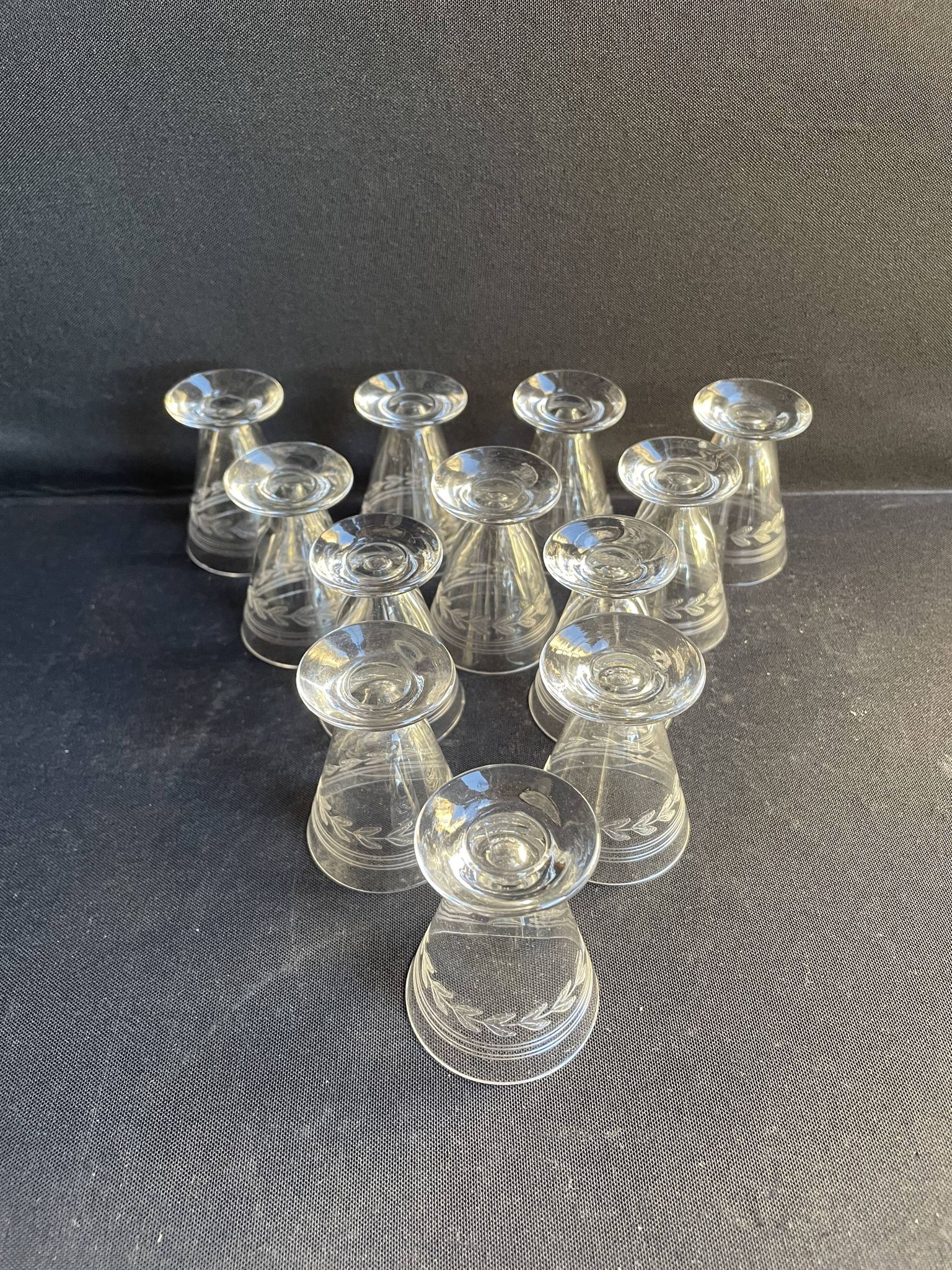 12 liqueur glasses – guilloché crystal – art deco
