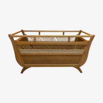 Vintage rattan baby bed