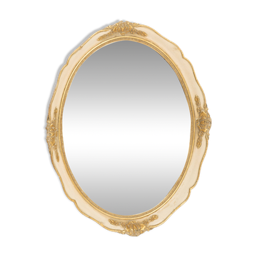 Miroir décoratif moyen en bois doré avec verre d'origine et patine, Italie, années 1960