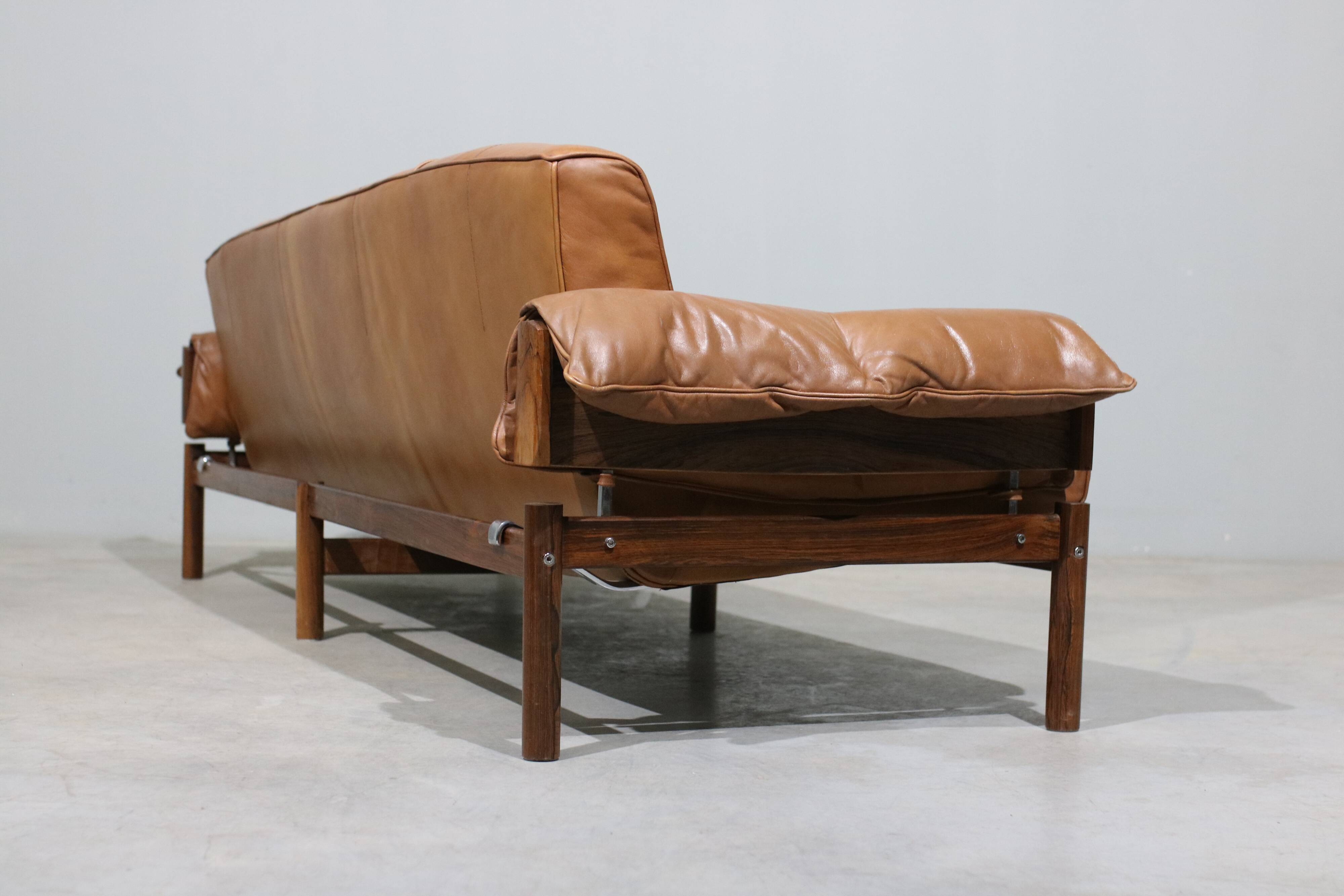 MP13 Sofa in Leather and Rosewood from Percival Lafer, 1970s