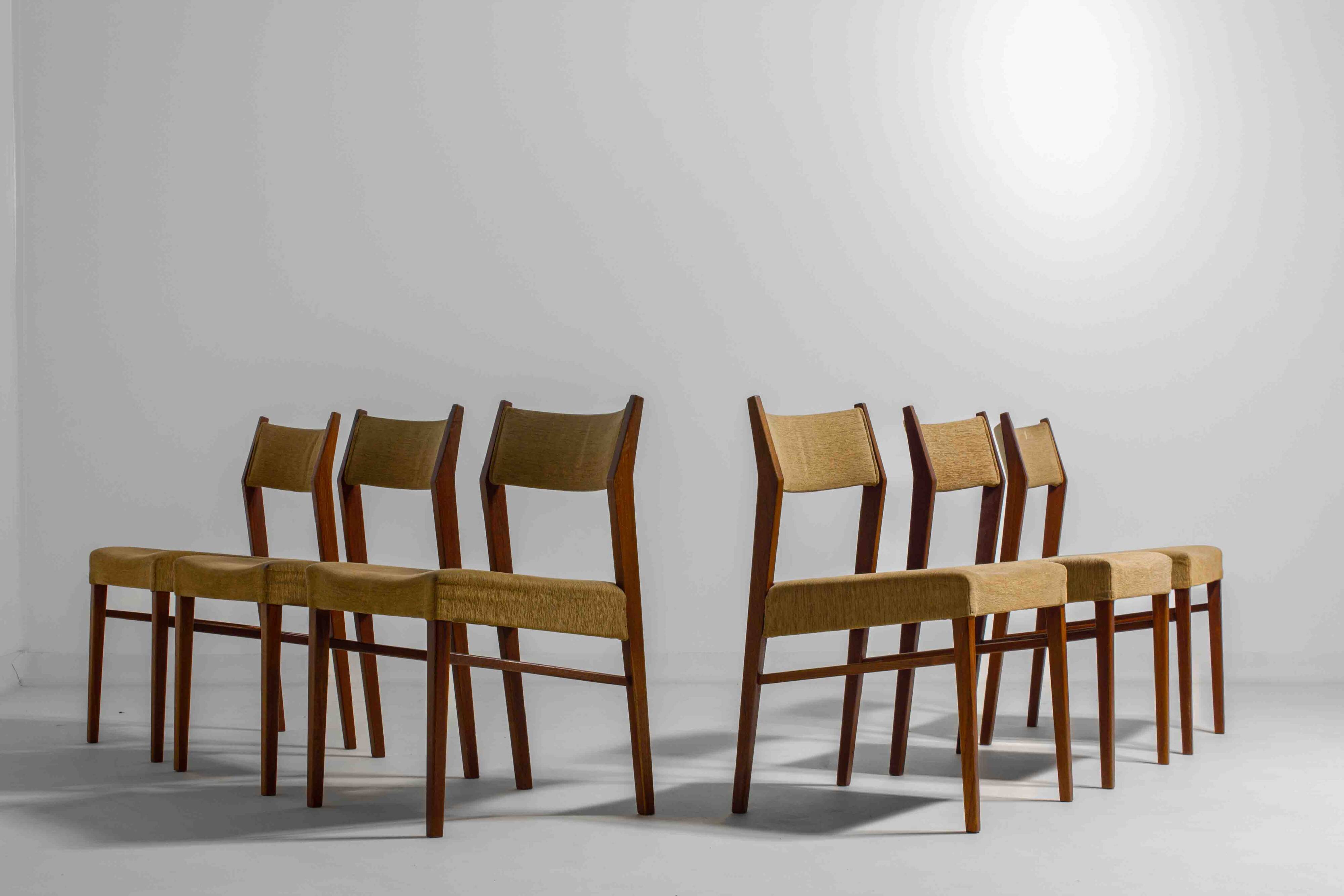 Set of 6 minimalist teak dining chairs, Belgium 1960s