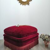 Raspberry red pouf