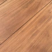 Round extendable banquet table stripped in solid mahogany with 4 extensions, 19th century.
