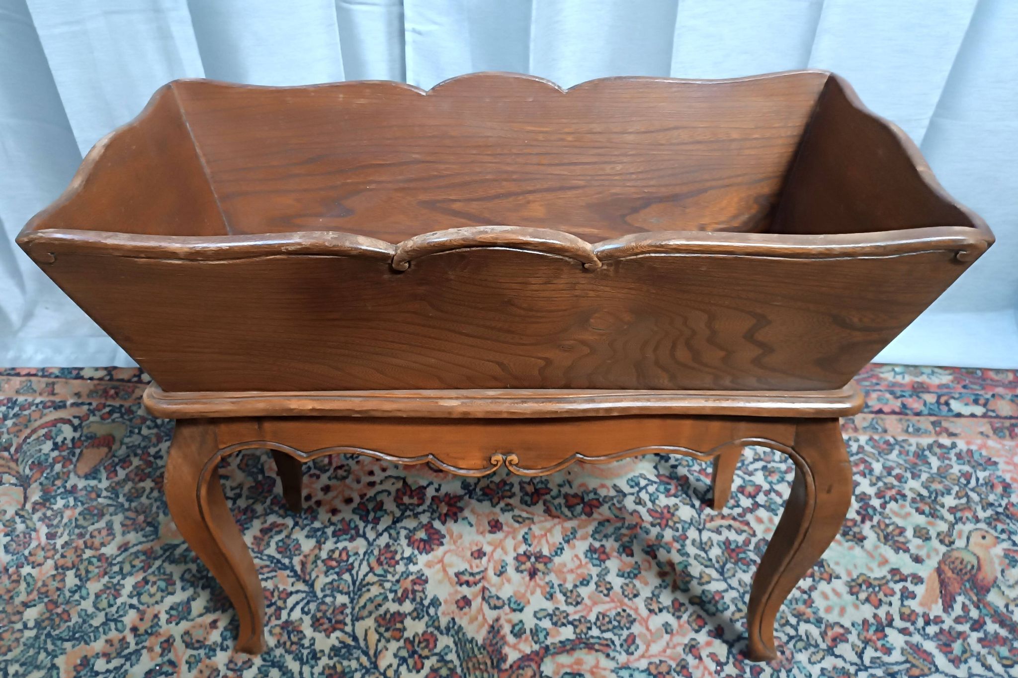 Jardinière style Louis XV en noyer
