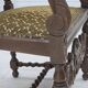 Fauteuil danois à haut dossier des années 1930, en maille, velours et bois de chêne sculpté.