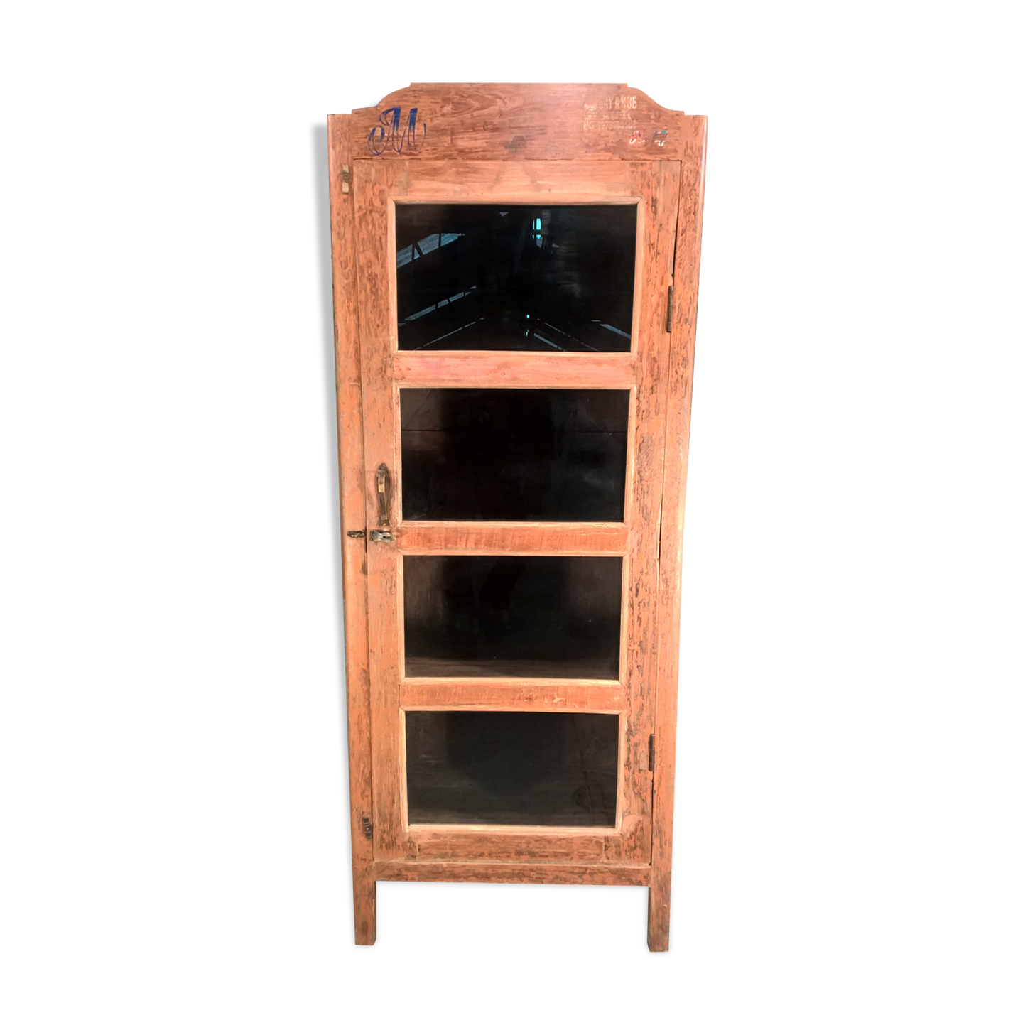 Showcase with 4 door glass panels