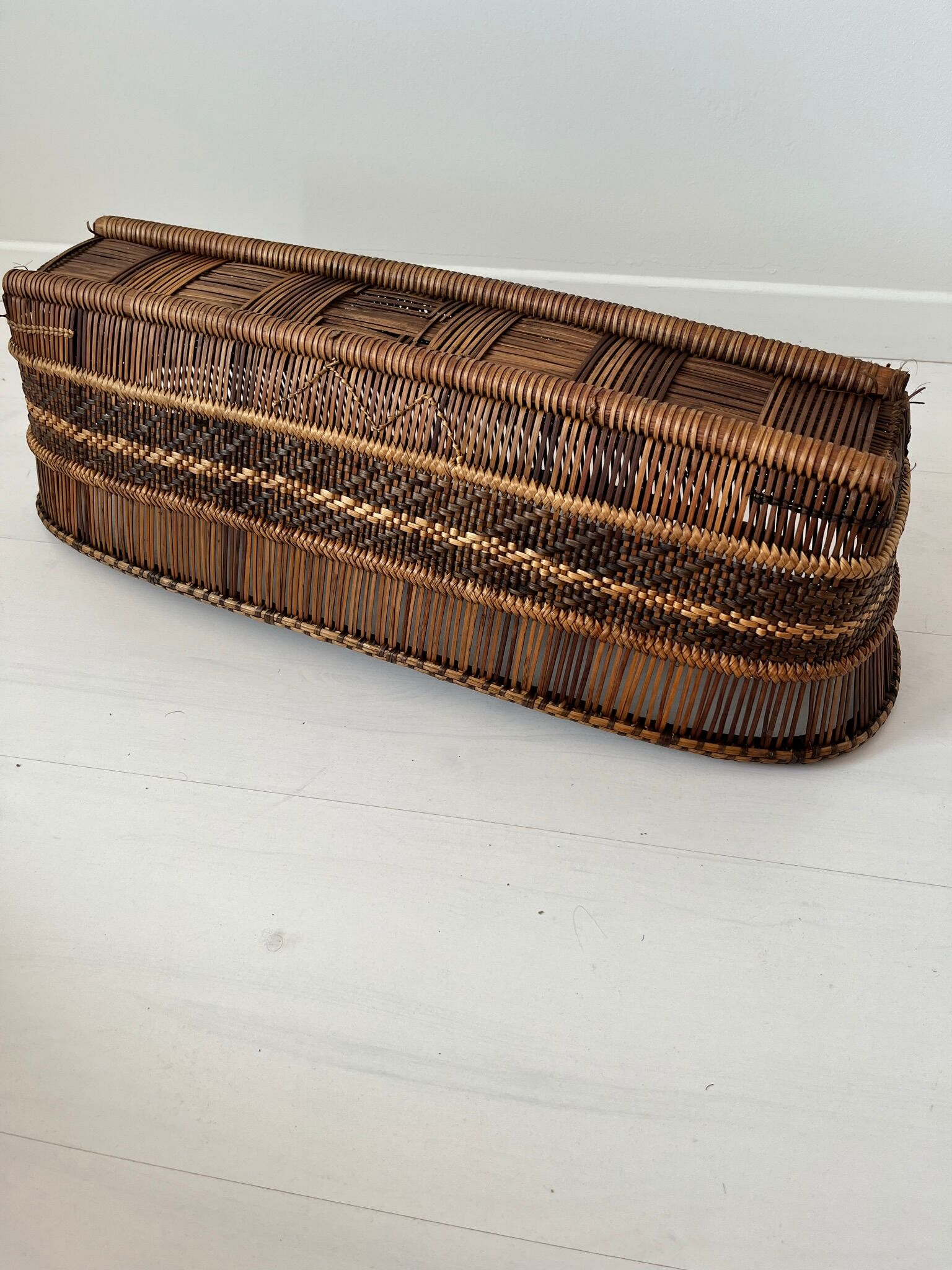 Pot cover in wicker and rattan