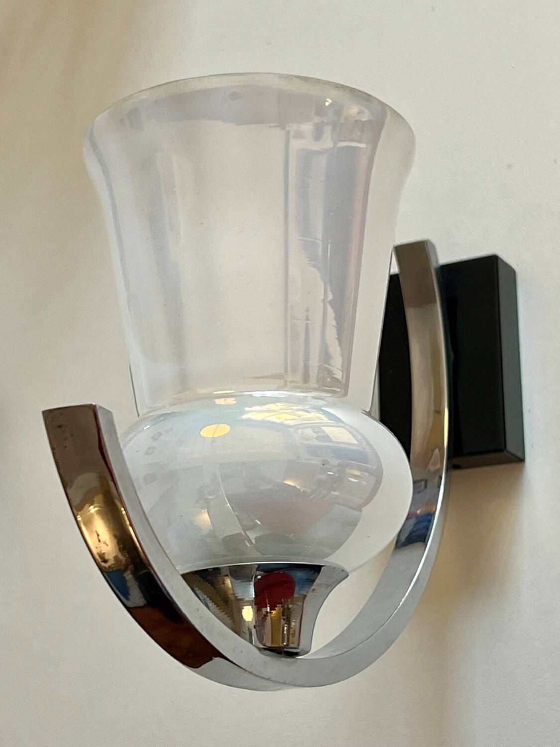 Pair of iridescent tulip wall lights and chrome arms