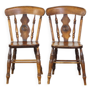 2 chaises de salle à - milieu