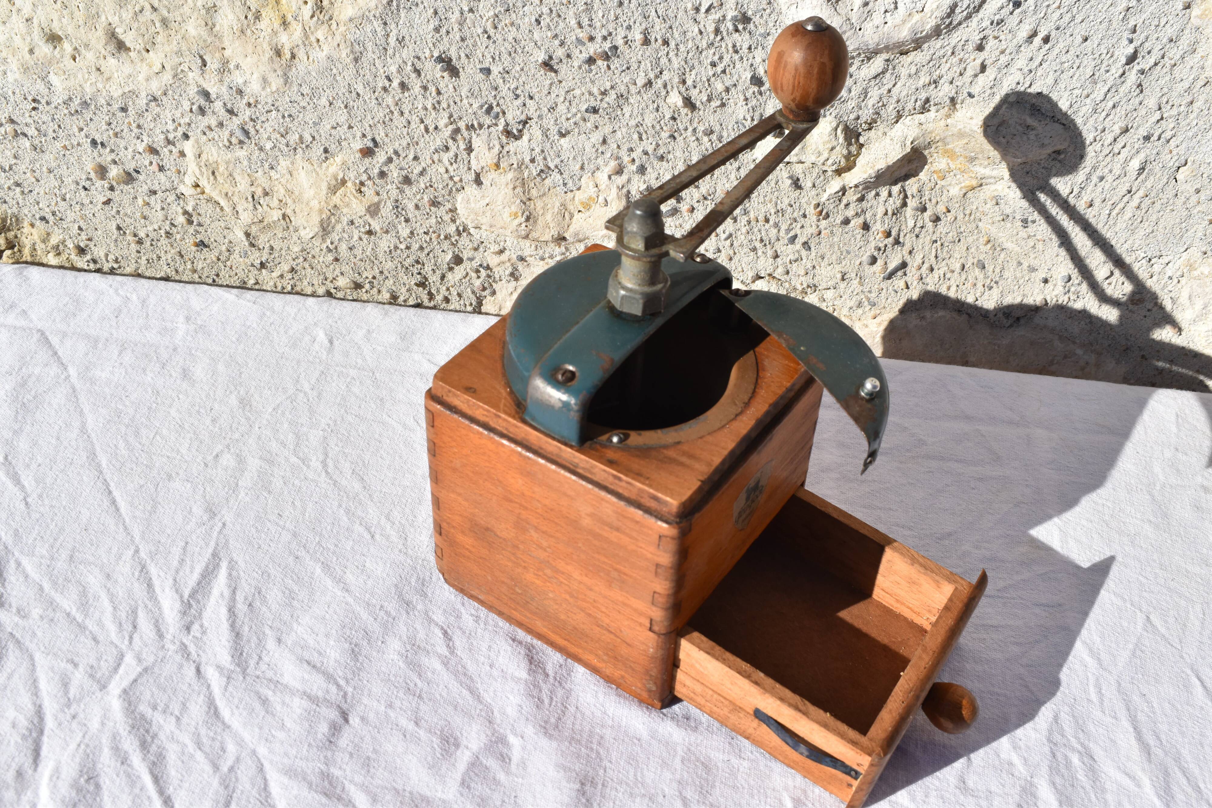 Peugeot frères coffee grinder green gray