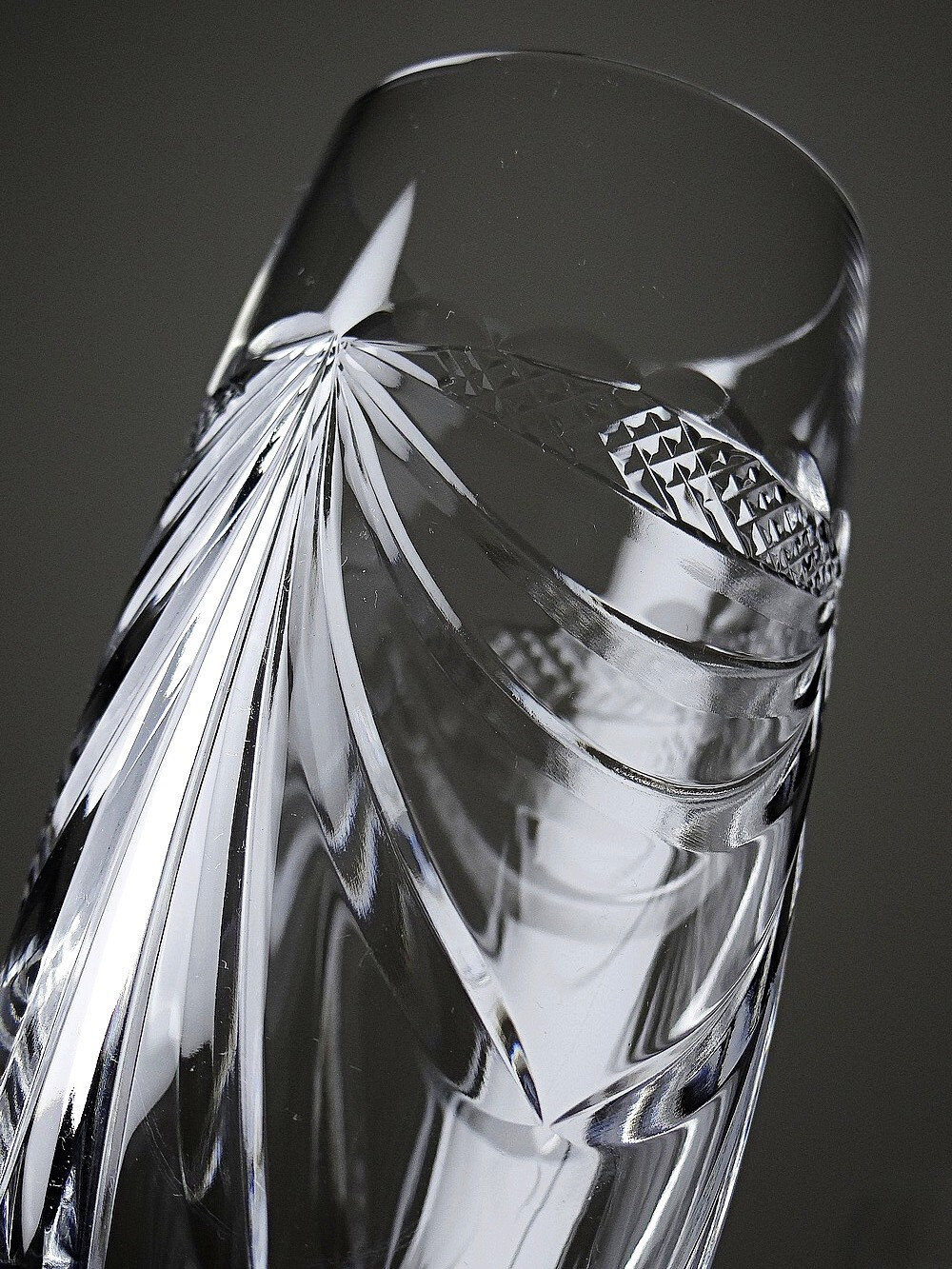 Set de 6 flûtes à champagne en cristal de Lorraine taillé main