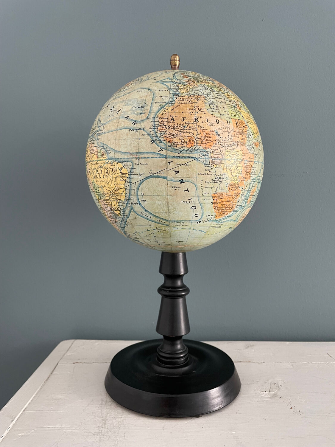 Terrestrial globe world map geographer Forest XIXth