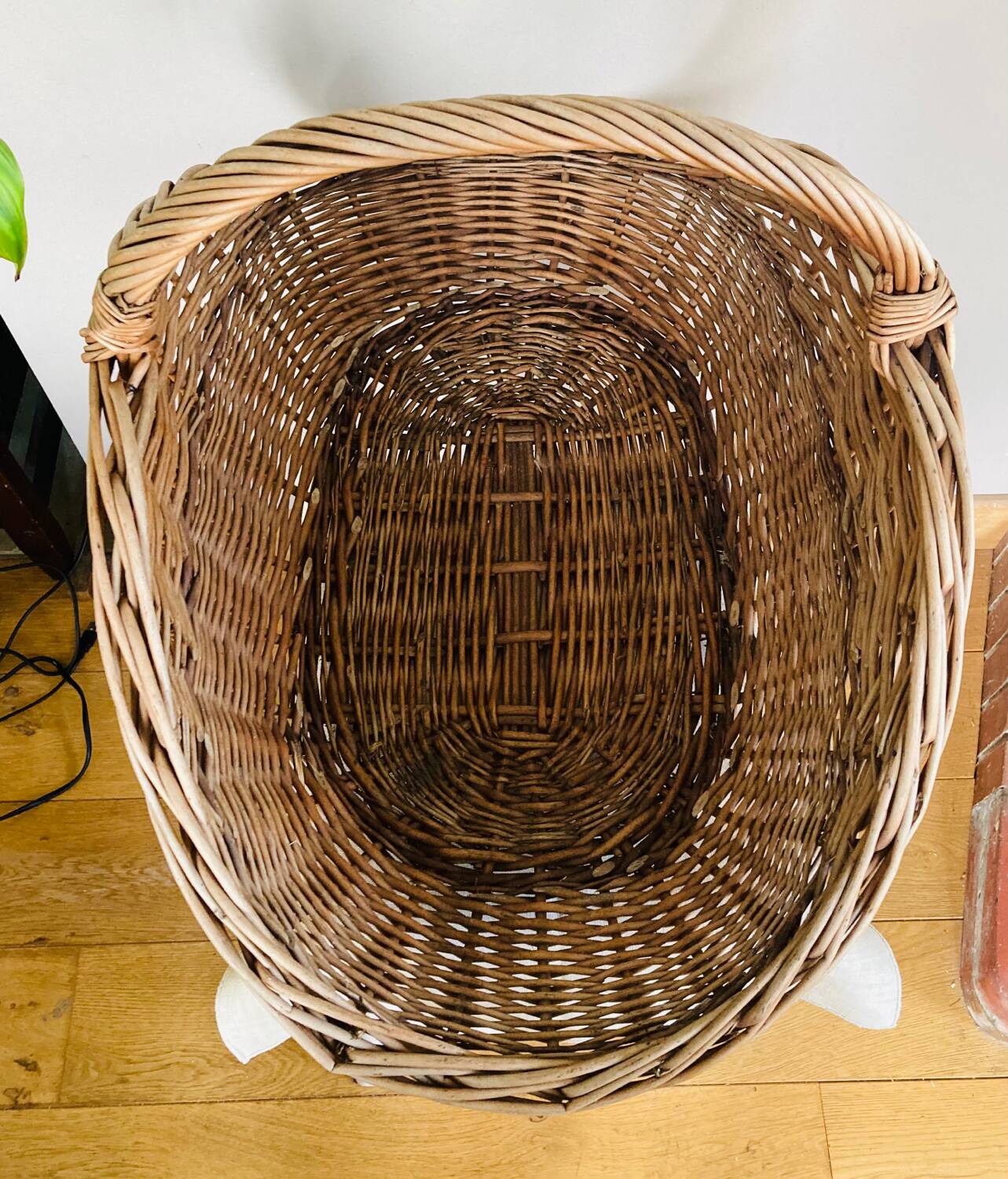 Wicker rattan log basket from the 1970s/80s