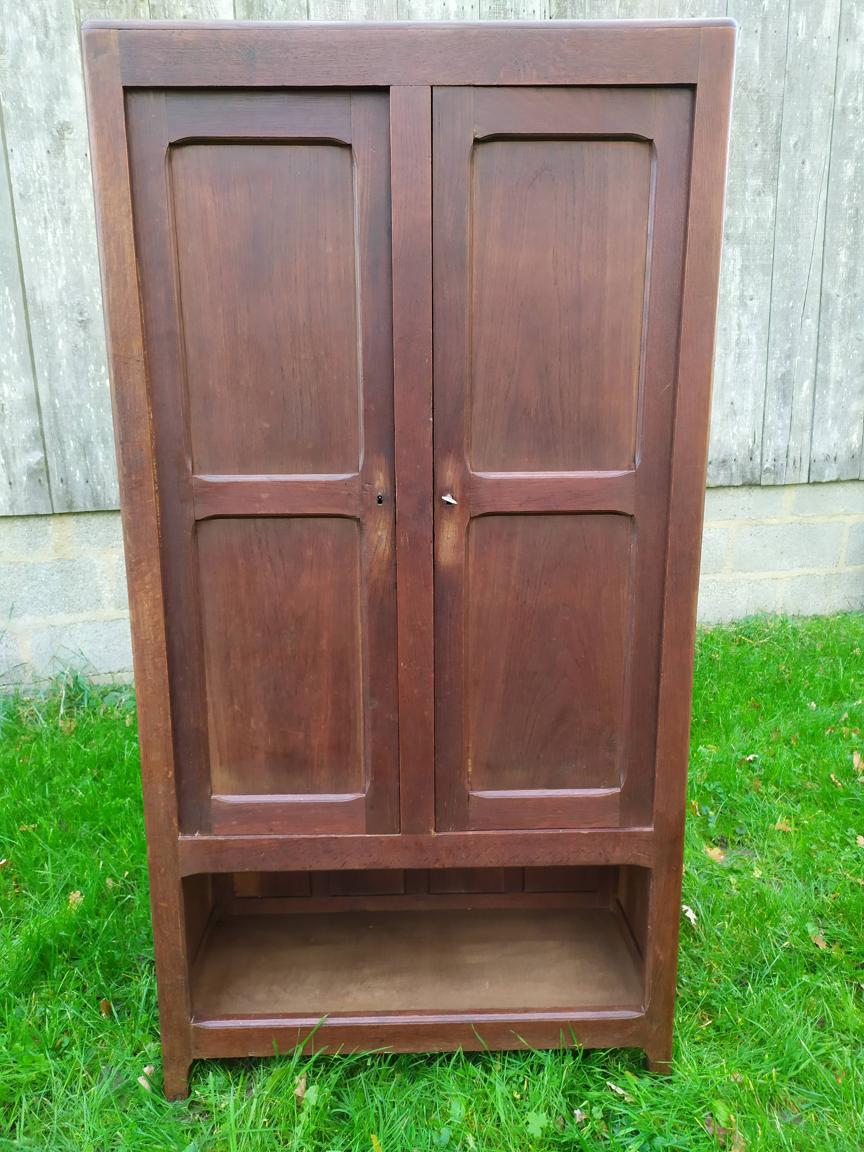 Armoire parisienne vintage