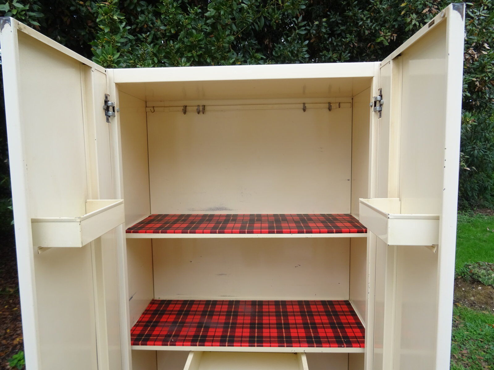 Manufrance metal cabinet