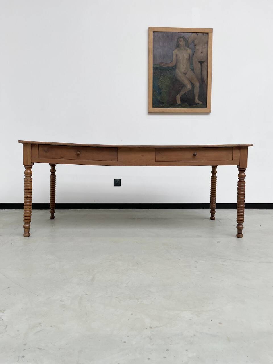 Walnut silk table 1900