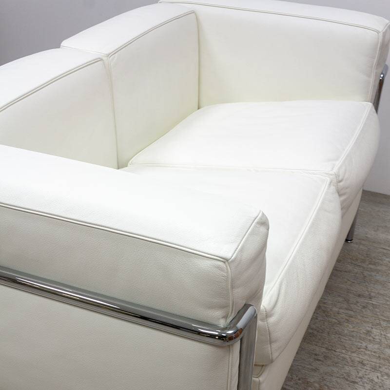 Cassina LC2 2-seater sofa in white leather