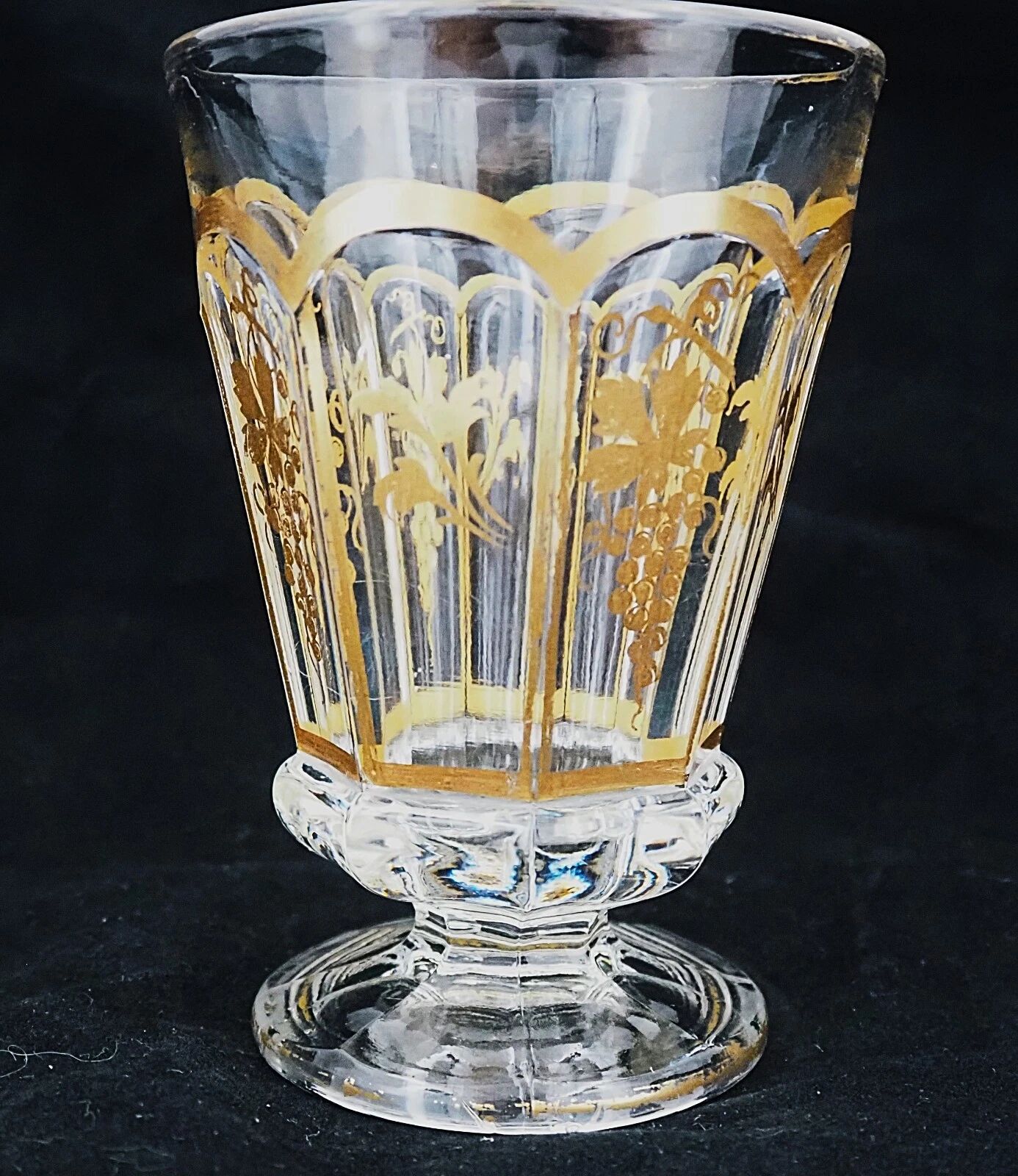 Baccarat glass vase with purple violets, gilded moulded crystal, Charles X Louis Philippe signed.