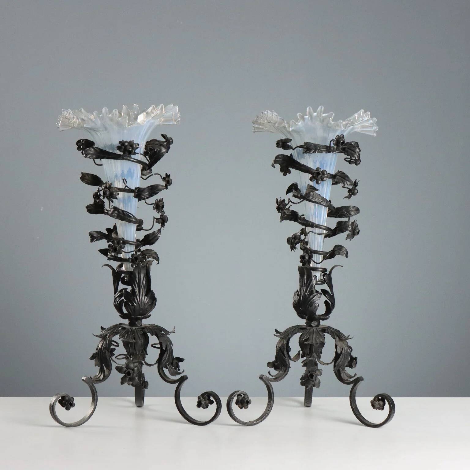 Vases anciens en fer forgé, Italie, XXe siècle