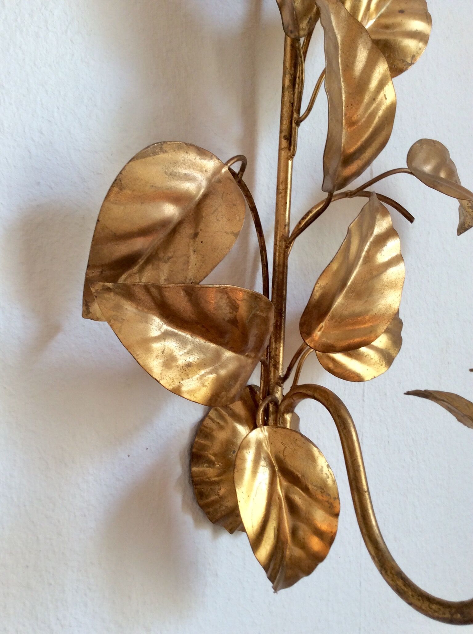 Apply gold metal sheets, Hans Kolg