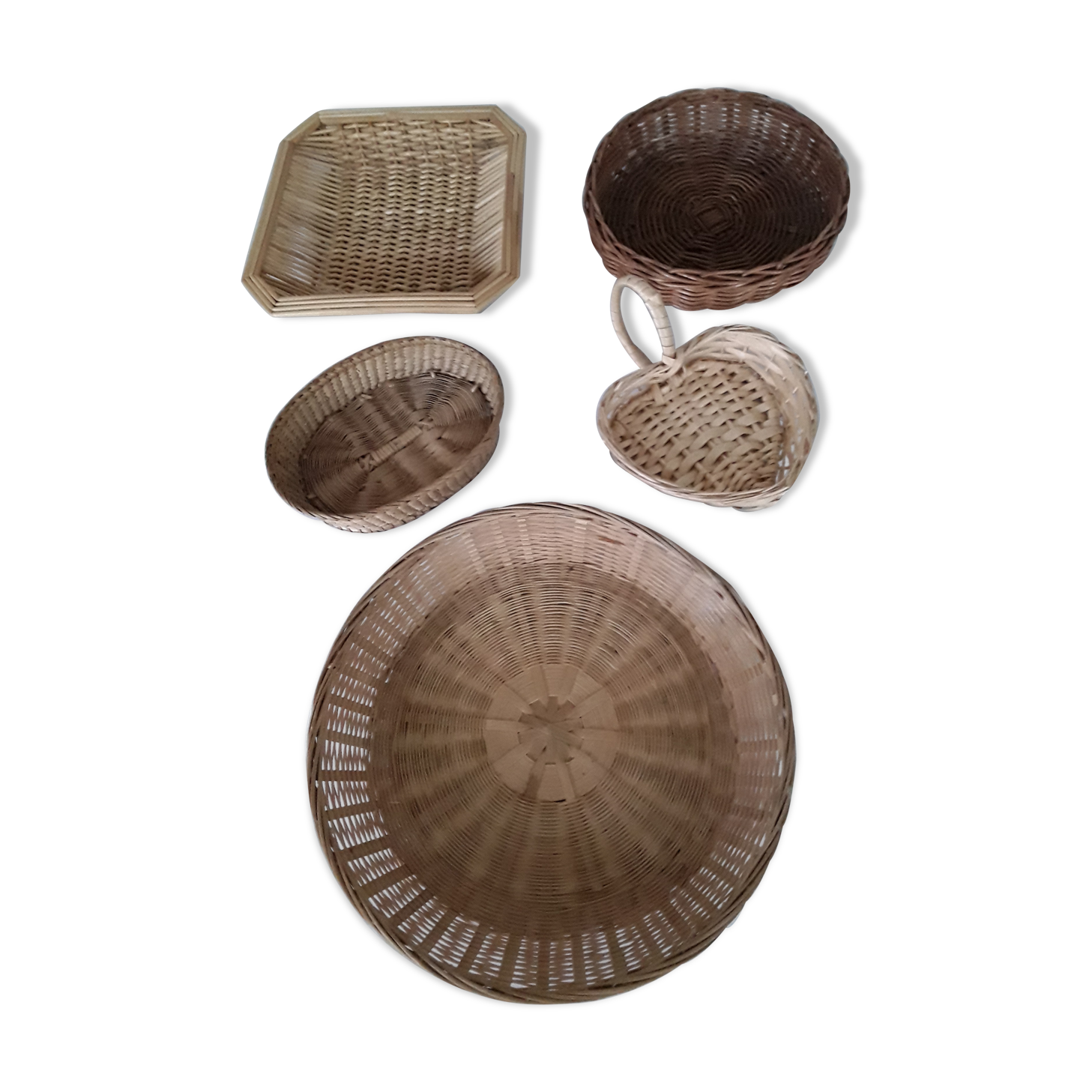 Lot of 5 wicker baskets