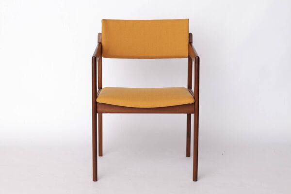 Fauteuil Thonet vintage, années 1970-1980, structure en teck, revêtement en tissu pêche