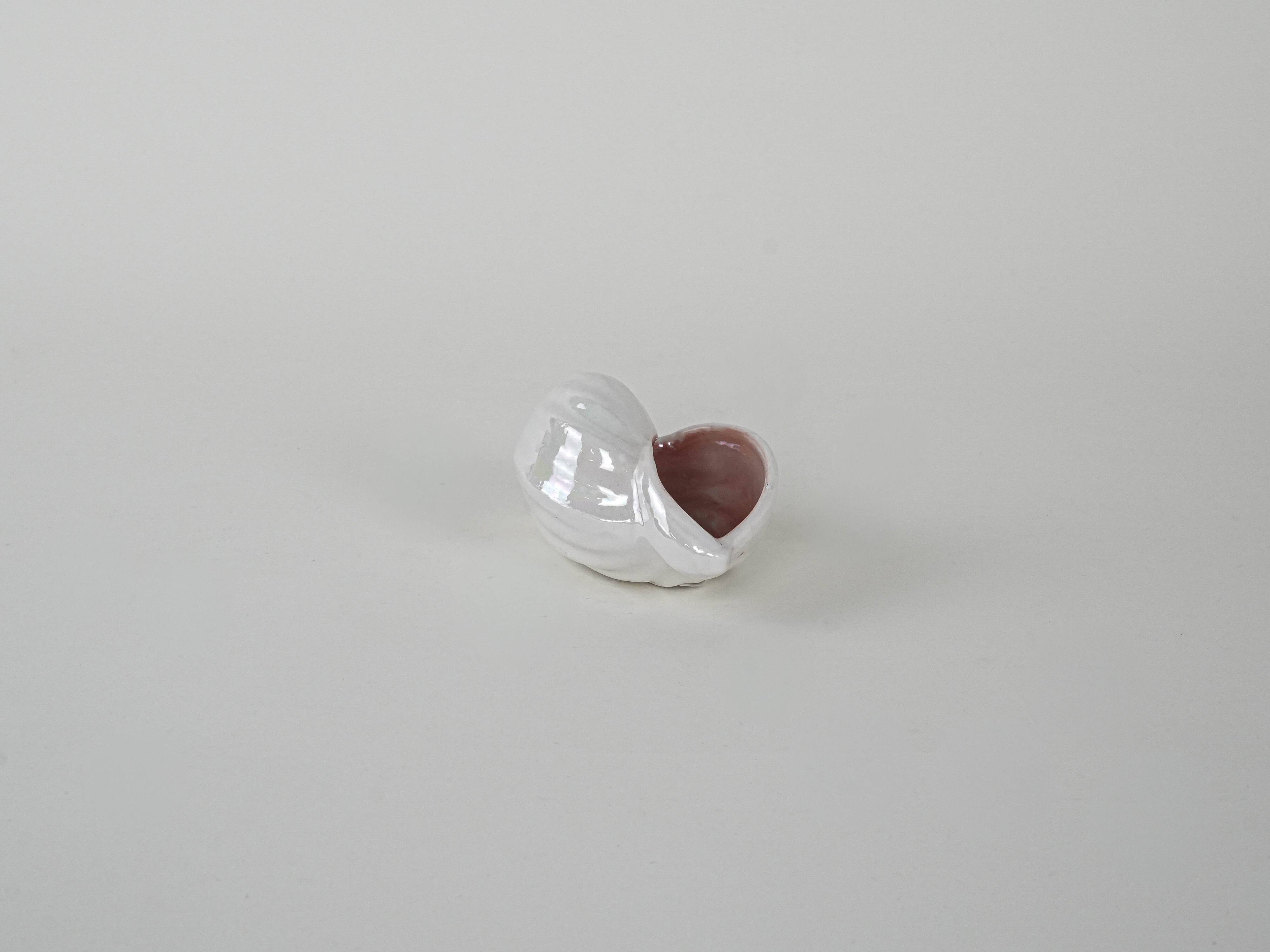 Porcelain seashell, Italian design, 1970s, production: Italy